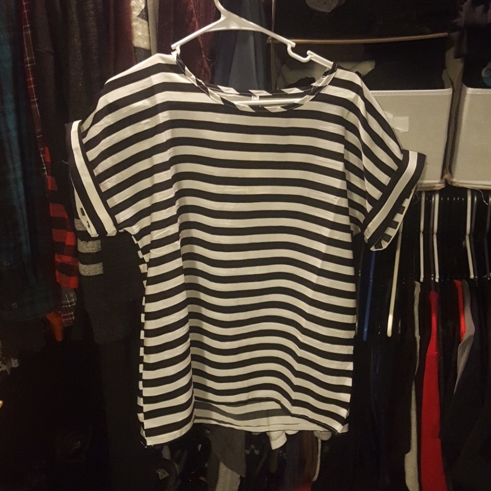 Striped t-shirr